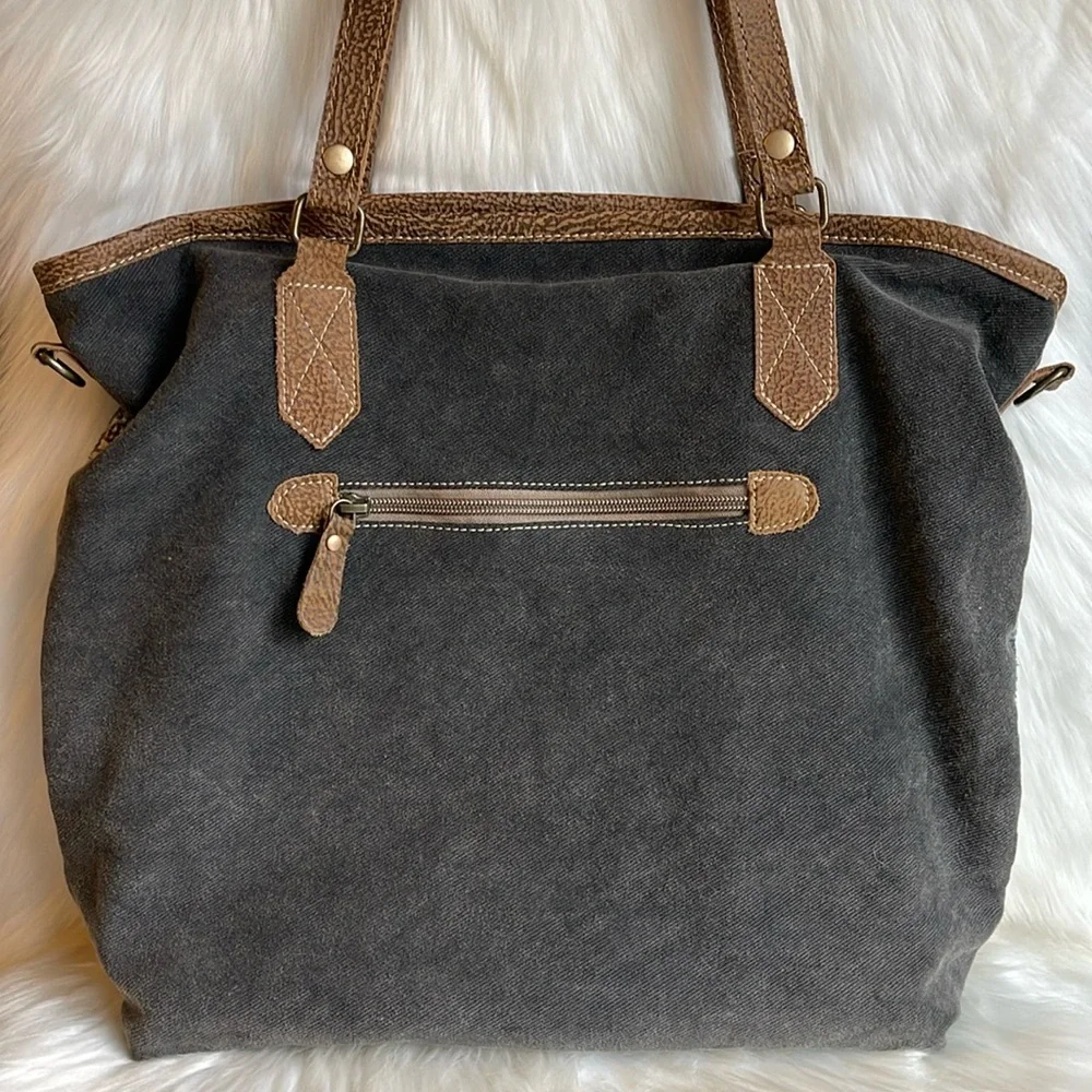 Myra Bag Shoulder Bag